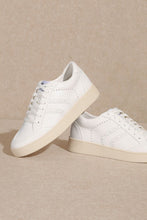 Load image into Gallery viewer, low Top, lace up, Sneakers
