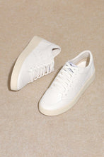 Load image into Gallery viewer, low Top, lace up, Sneakers
